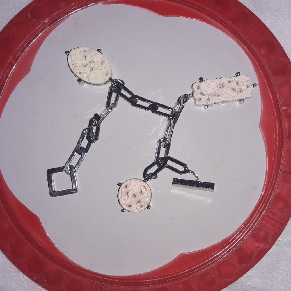 Louis vuitton keychain - Picture 2 of 8